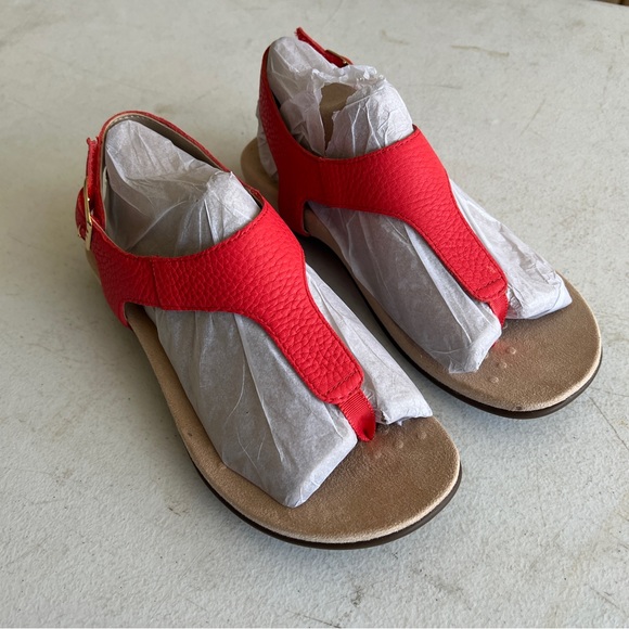 NIB - Vionic Terra Poppy Red - Size 8 - Picture 6 of 7